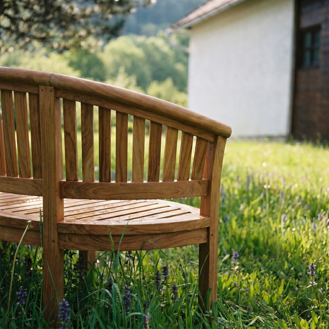 Welche Vorteile hat Teakholz im Garten?