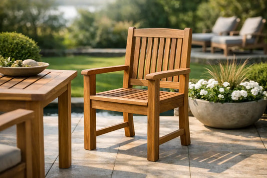 Teak Gartenstuhl Massivholz richtig wählen
