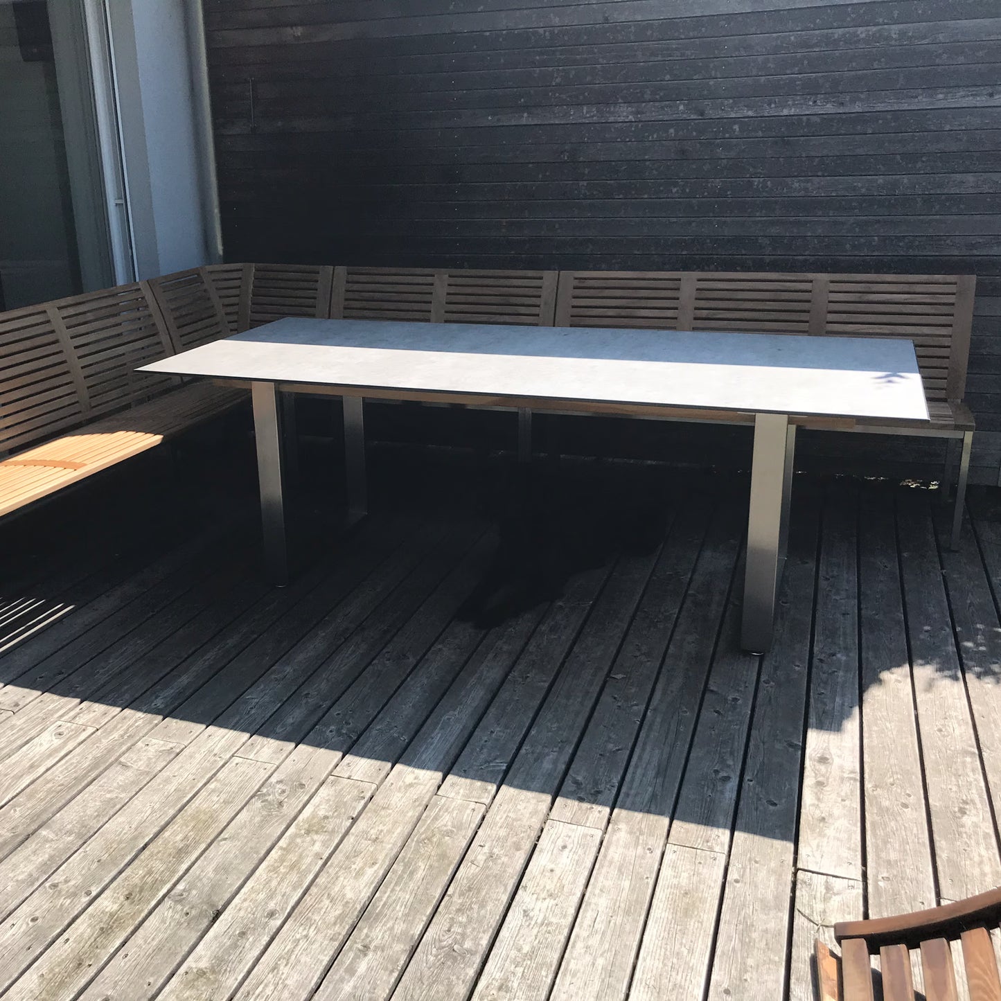 Glaskeramik Gartentisch in verschiedenen Größen und Designs