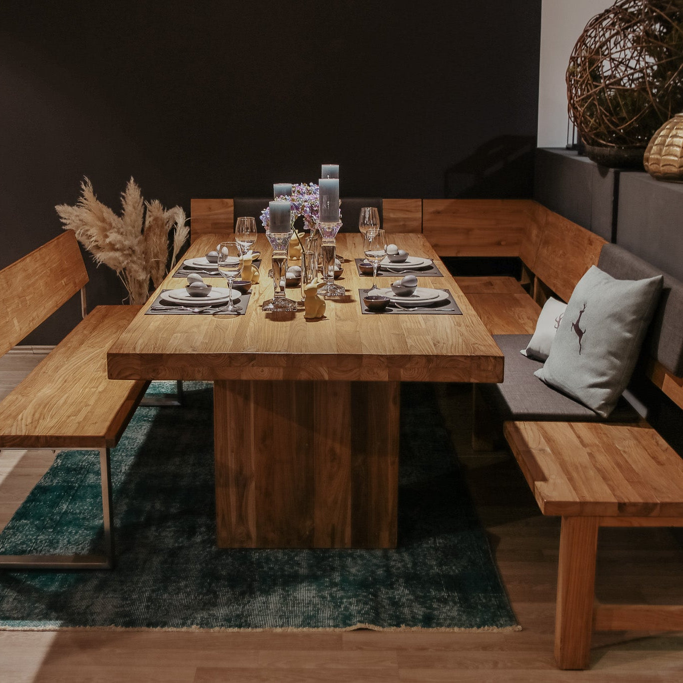 Matahari Teak Gartentisch Arthus mit Wangenfuß