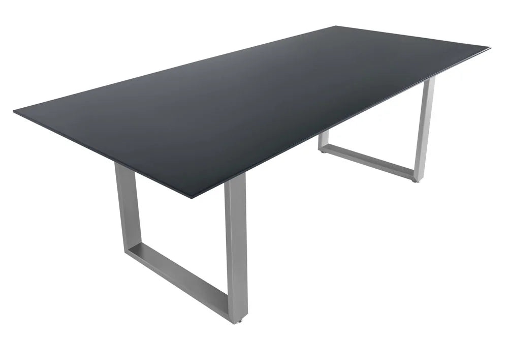 Glaskeramik Gartentisch in verschiedenen Größen und Designs